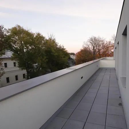 Střešní S Terasou * Hradec Králové