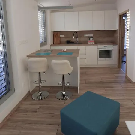 Stresni S Terasou Apartment *