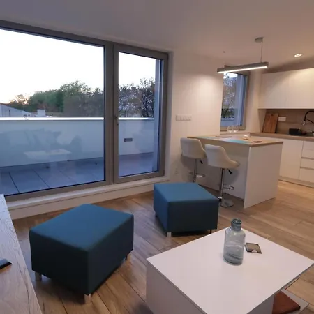 Apartamento Střešní S Terasou Hradec Králové