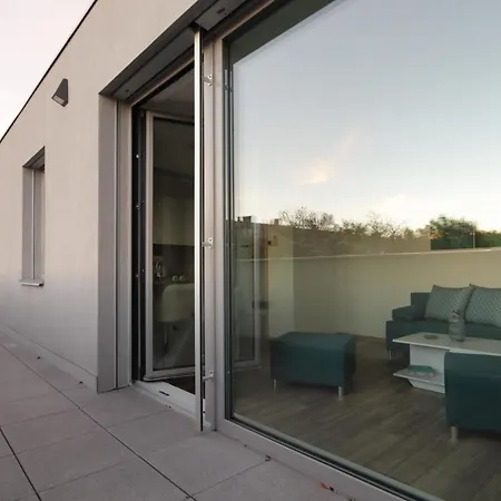 Apartamento Střešní S Terasou Hradec Králové